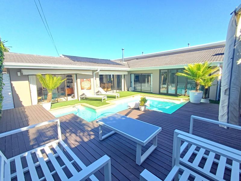 5 Bedroom Property for Sale in Welgemoed Western Cape